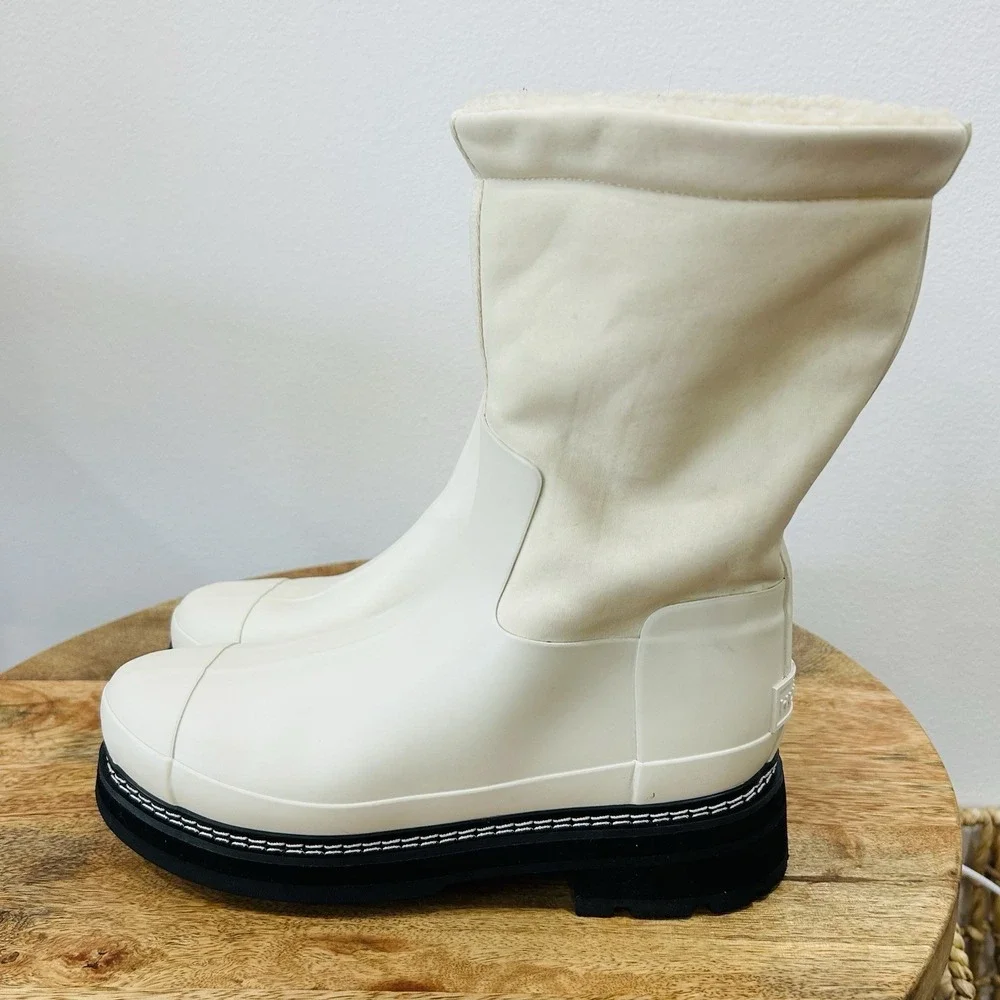 Hunter gently worn